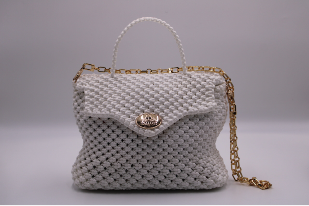 MINTANGNI BENG WHITE COLOR BAG 100% HAND-WOVEN WITH THE SMALL INTERNAL POCKET AND GOLDEN METAL CHAIN