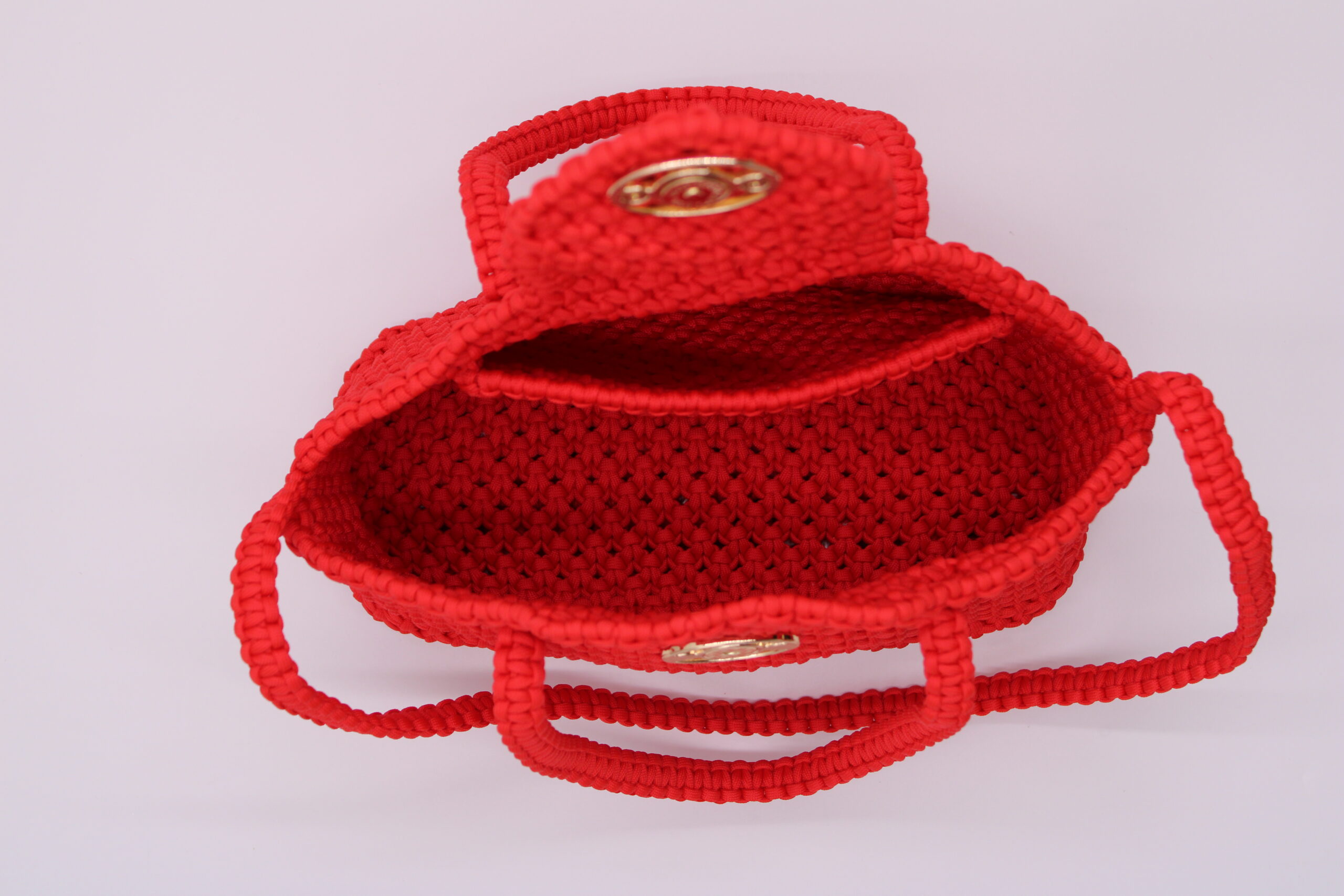TOTE BAG RED COLOR  100% HAND-WOVEN WITH THE SMALL INTERNAL POCKET