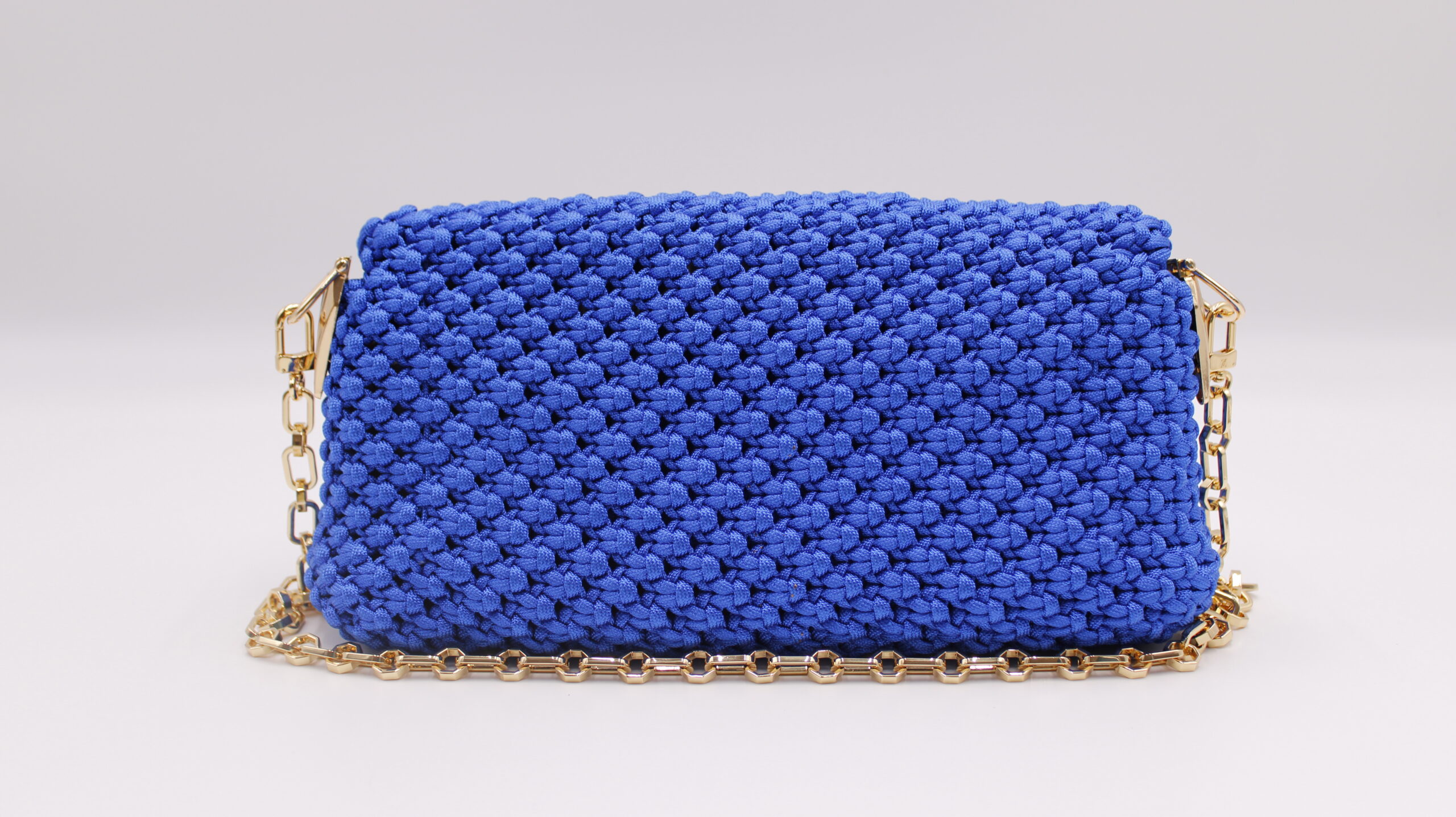 BLUE PURSE 100% HAN-WOVEN