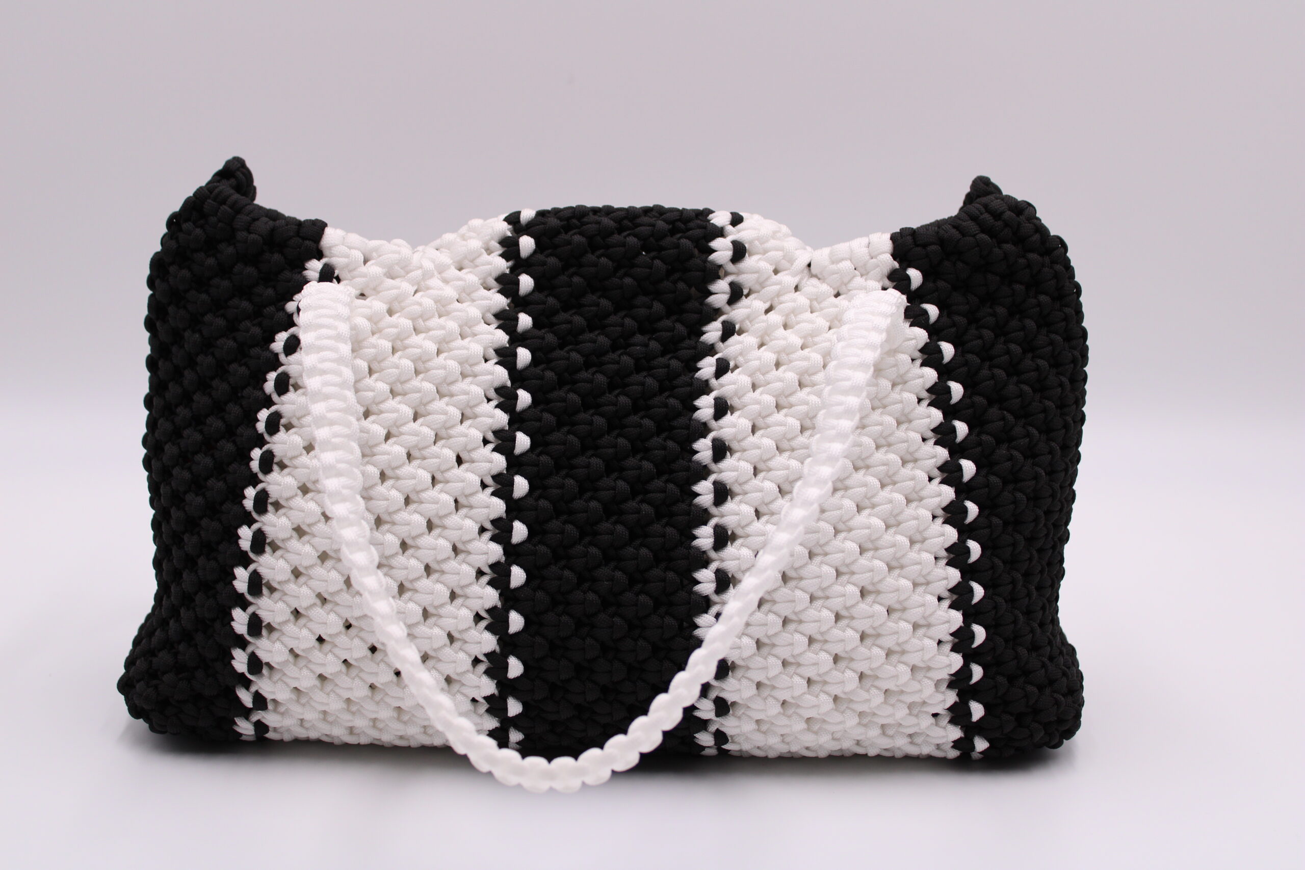 LONG TOTE BAG BLACK AND WHITE COLOR 100% HAND-WOVEN