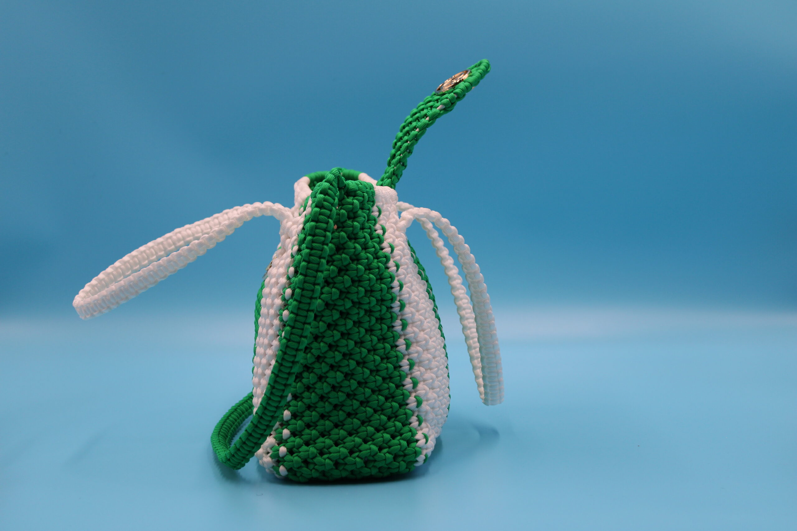 TOTE BAG GREEN AND WHITE COLOR WITH HALF CLOSED TOP 100% HAND-WOVEN WITH THE SMALL INTERNAL BAG