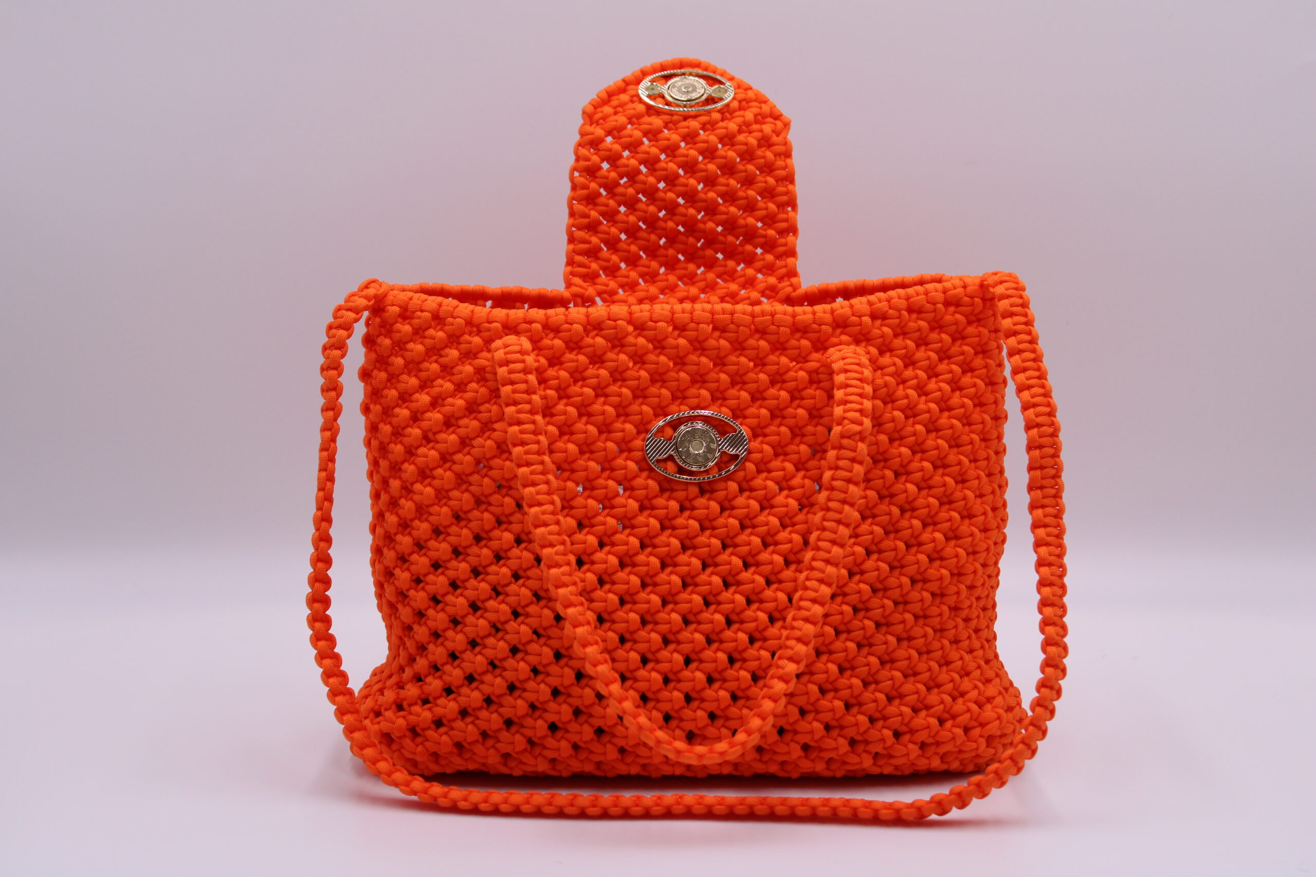 TOTE BAG ORANGE COLOR WITH HALF CLOSED TOP 100% HAND-WOVEN WITH THE SMALL INTERNAL POCKET