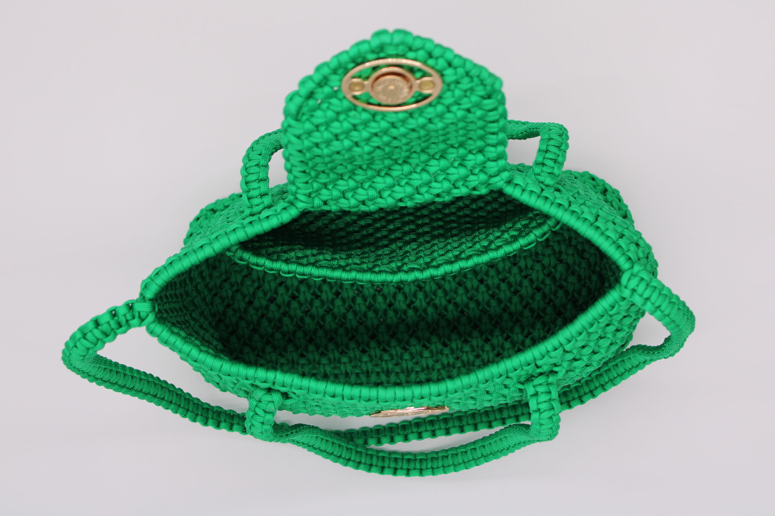 TOTE BAG GREEN COLOR WITH HALF CLOSED TOP 100% HAND-WOVEN WITH THE SMALL INTERNAL POCKET