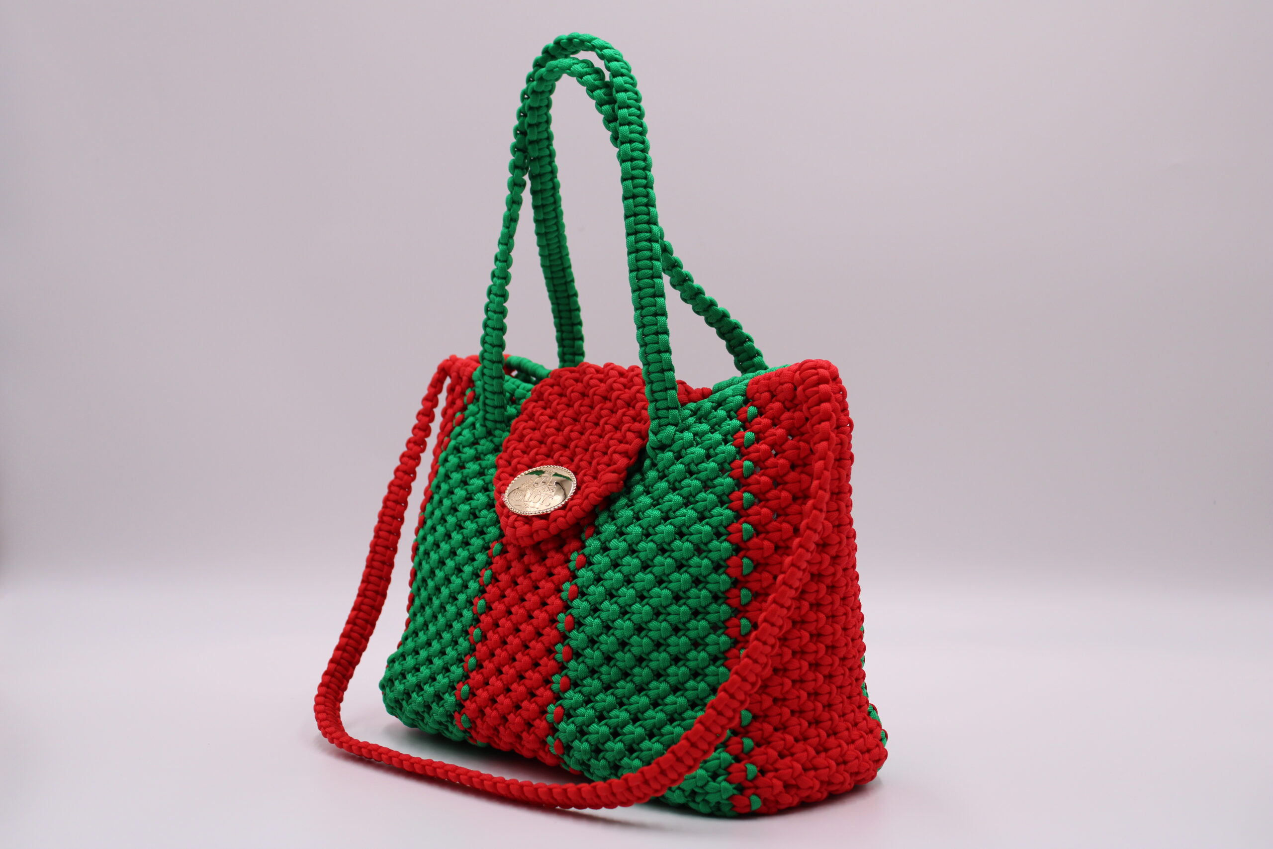 TOTE BAG GREEN AND RED COLOR WITH HALF CLOSED TOP 100% HAND-WOVEN