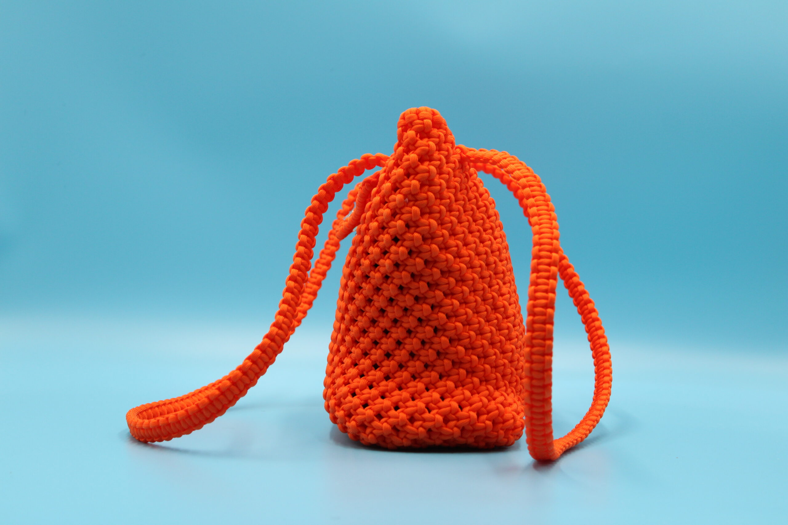 TOTE BAG ORANGE COLOR WITH CLOSED TOP 100% HAND-WOVEN WITH THE SMALL INTERNAL BAG