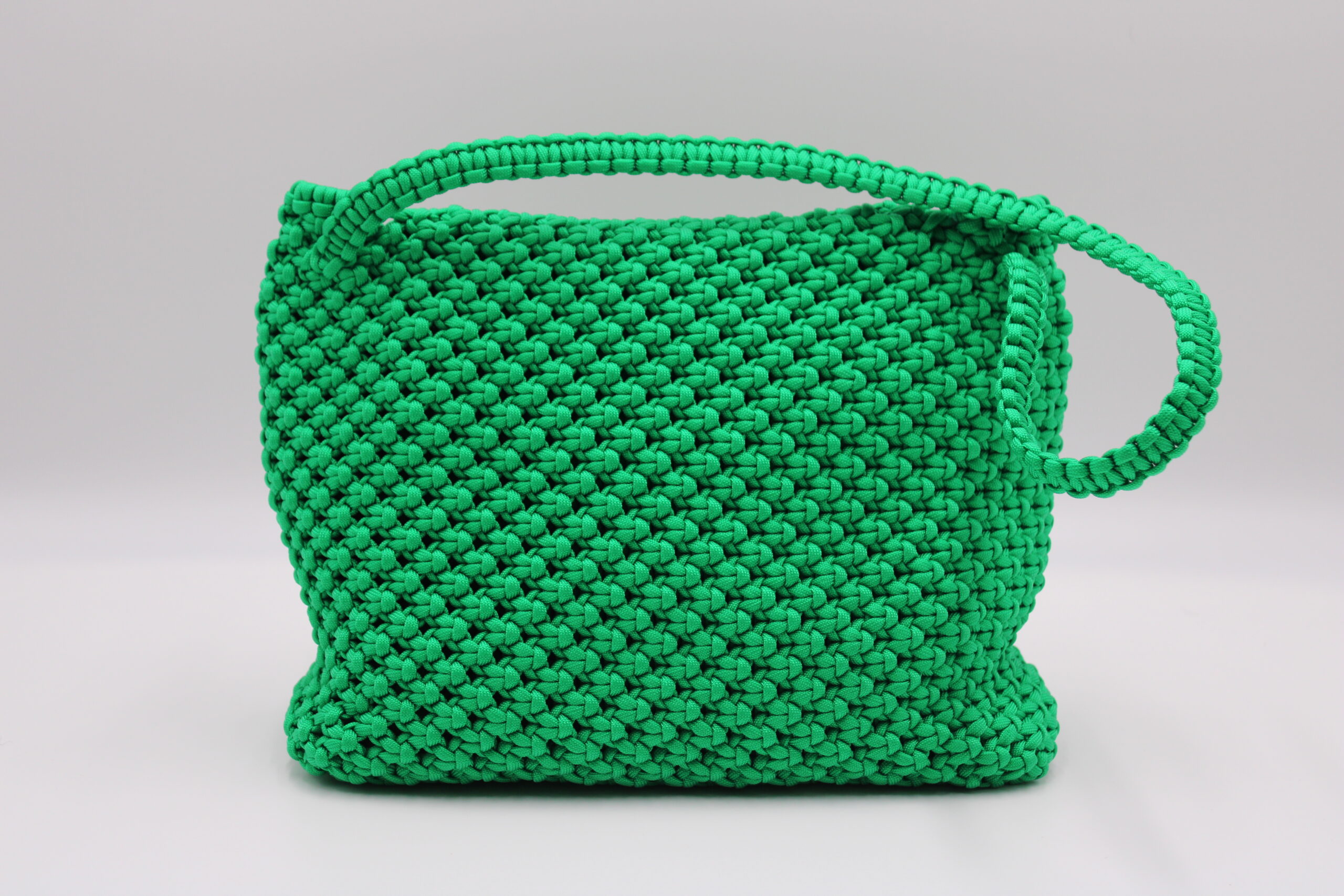 TOTE BAG GREEN COLOR WITH CLOSED TOP 100% HAND-WOVEN WITH THE SMALL INTERNAL BAG