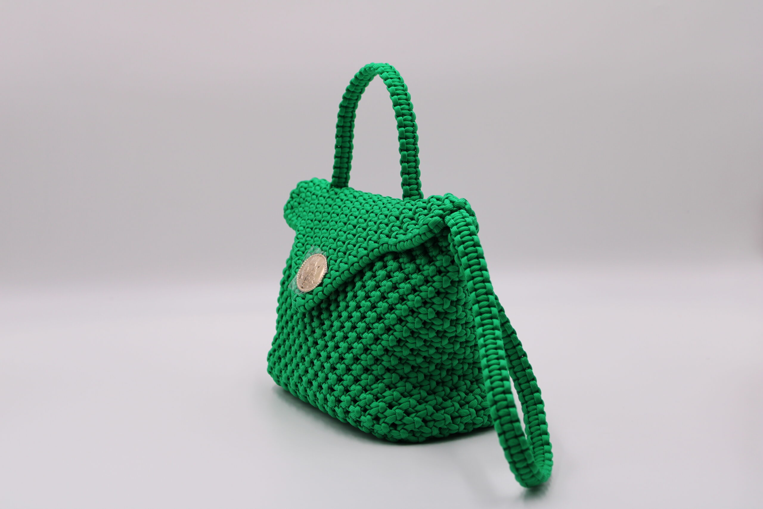 EBANG MINI 100% hand-woven with internal pocket.