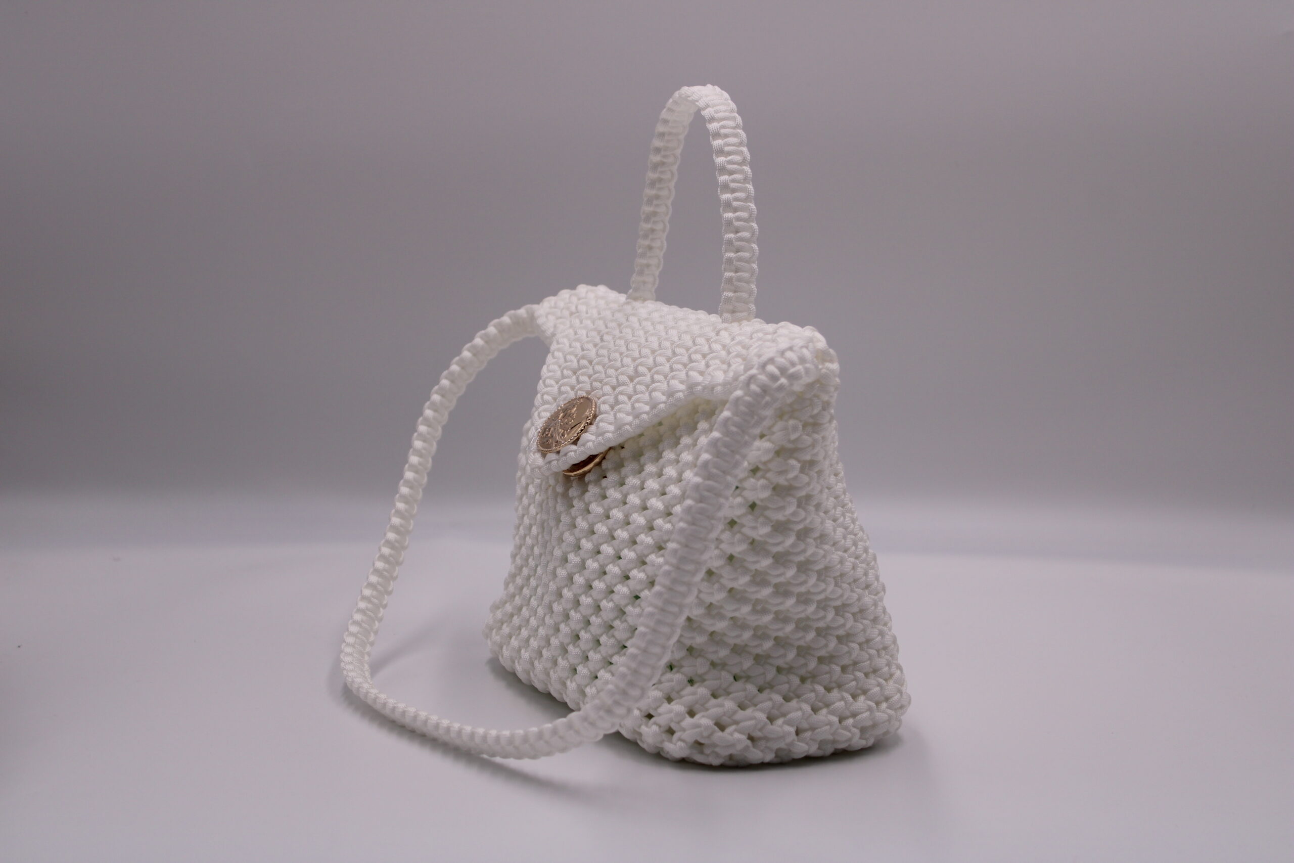 OKOLA MINI WHITE 100 % HAND-WOVEN