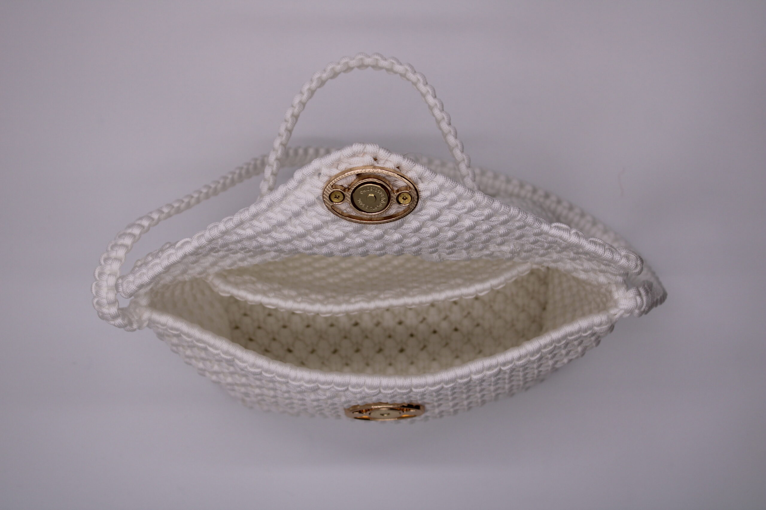 OKOLA MINI WHITE 100 % HAND-WOVEN