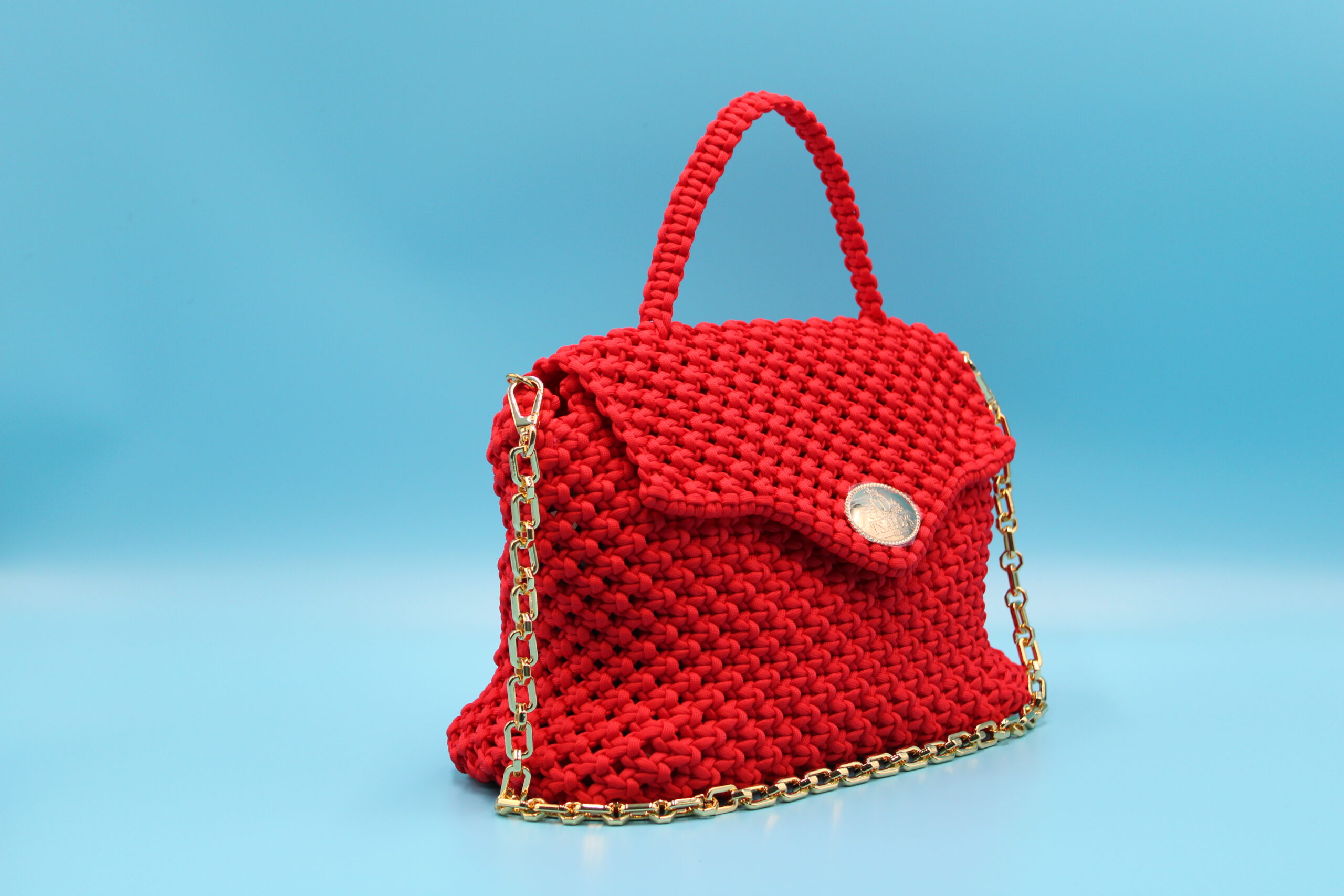 AKOM 100% HAND-WOVEN WITH SMALL INTERNAL POCKET